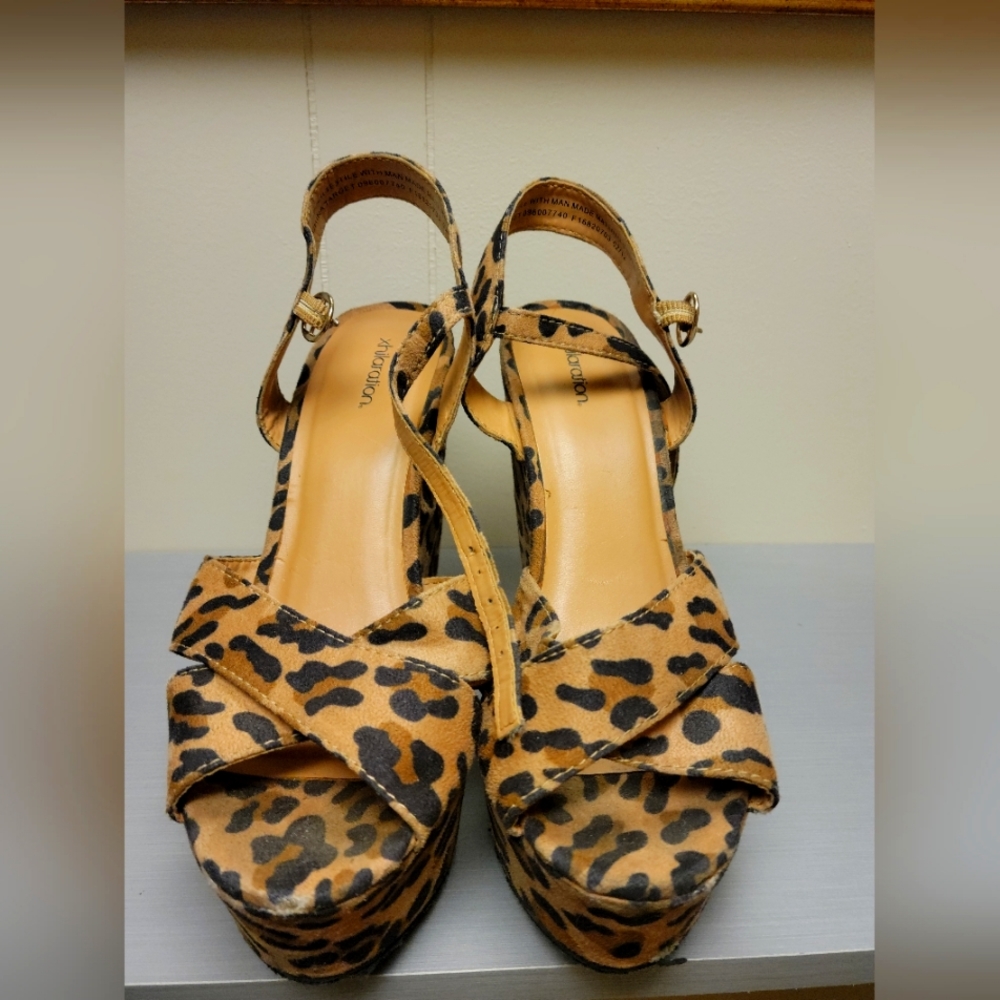 Womens sandals